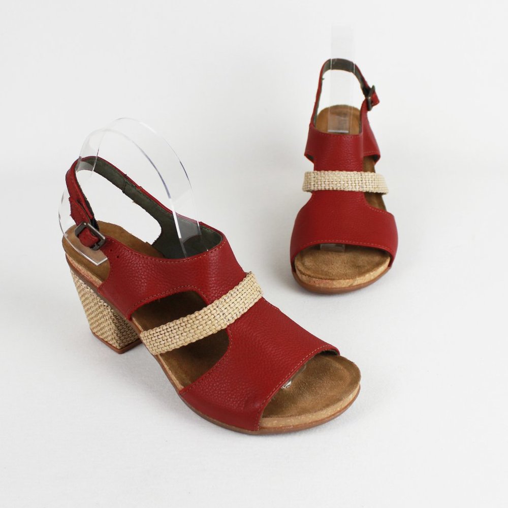 El Naturalista Red Ivory Chunky Heel Leather Sandals